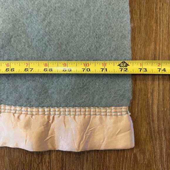 Vintage Wool Blanket Mid Century Chatham USA Green Beige 72 x 83 Bedspread - Picture 8 of 8